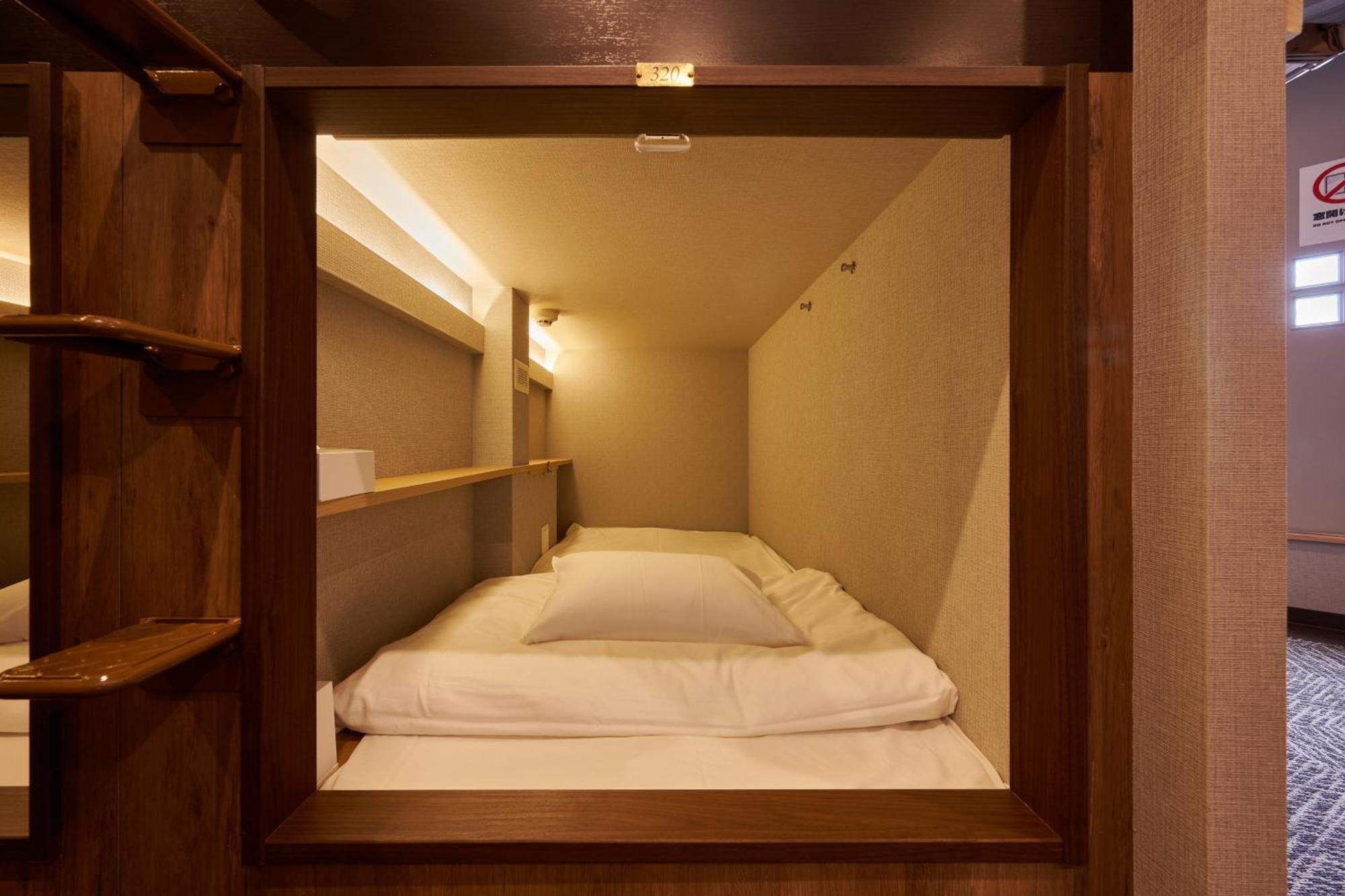 Capsule Hotel Continue Nijojokita Quioto Exterior foto